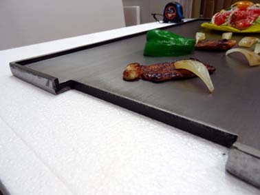画像: こだわりの手造り調理鉄板