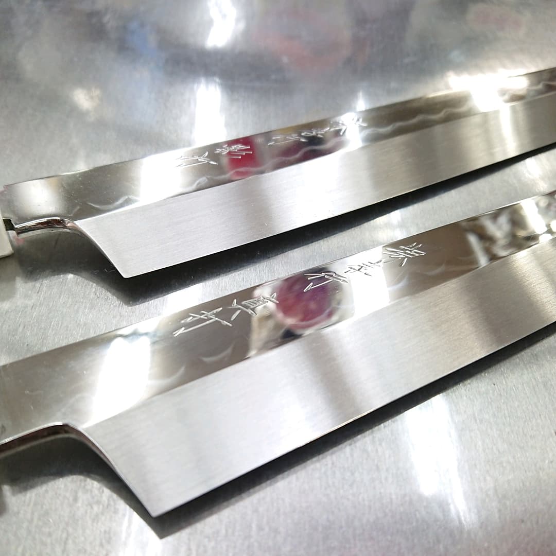 画像5: 真打 飛燕 (本焼白二鋼) 剣型柳刃 300mm　波浮かし 波紋がたまらない 入荷しました　鏡面（元々）鞘付（元々）